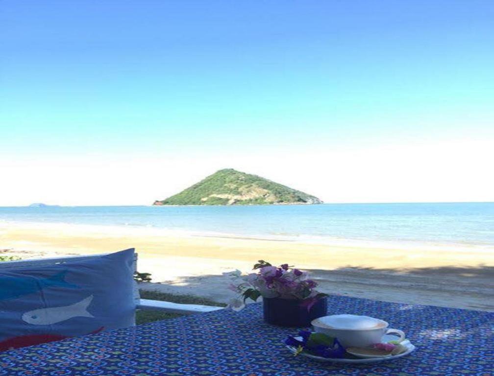 Baanphakrimlay Brassiere Beach Hotel מראה חיצוני תמונה