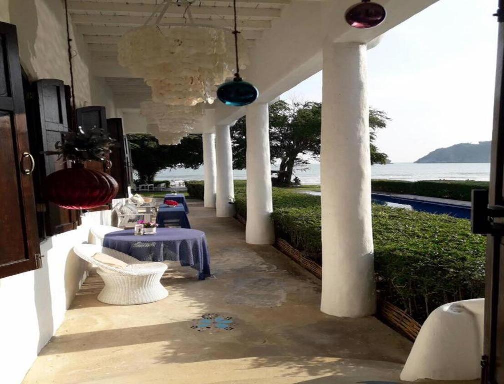 Baanphakrimlay Brassiere Beach Hotel מראה חיצוני תמונה