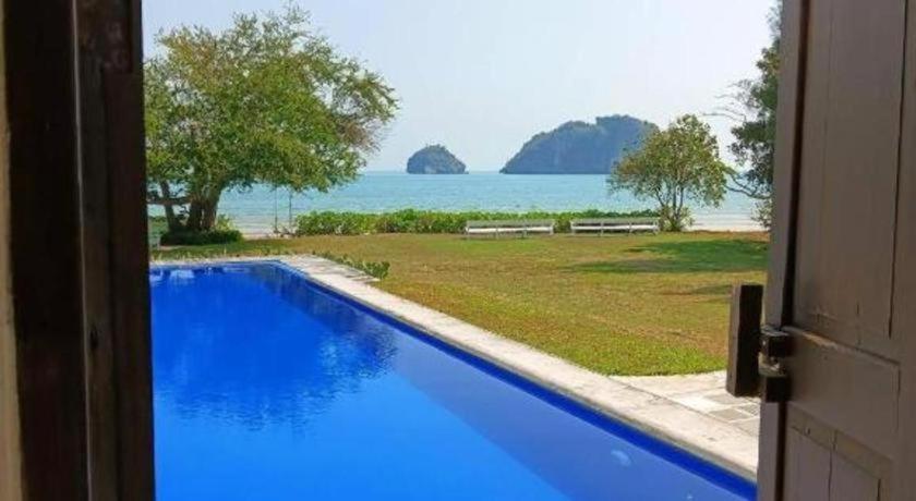 Baanphakrimlay Brassiere Beach Hotel מראה חיצוני תמונה