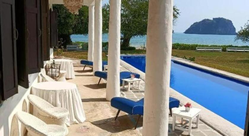 Baanphakrimlay Brassiere Beach Hotel מראה חיצוני תמונה